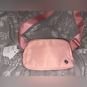 Lululemon 1L Everywhere Belt Bag